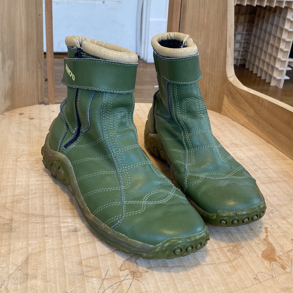 NM70 vintage boxing style green boots